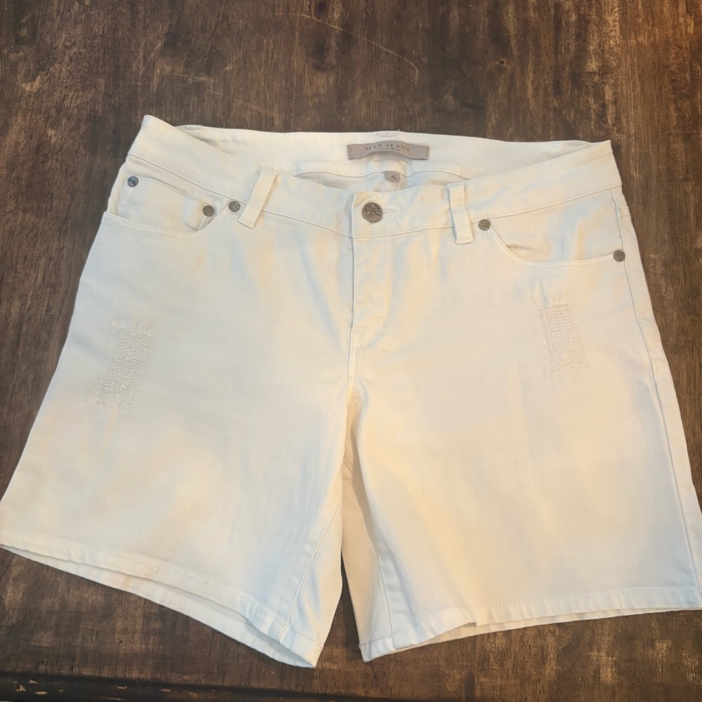MAX JEANS White Denim Jean Shorts! Wide leg or roll up! Excellent condition! 6